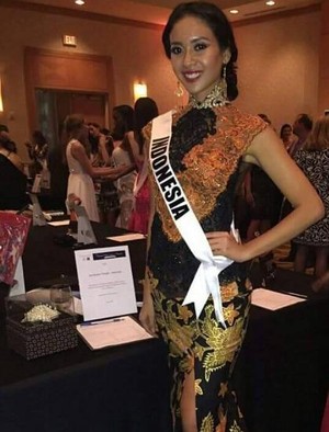 Penampilan Puteri Indonesia 2014 dengan Kebaya Anne Avantie di Miss Universe
