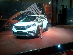 Mau Cat Warna Pearl dan Metalik di CR-V? Bayar Lebih Mahal Rp 2 Juta