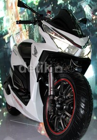 Tema modifikasi Vario 150 eSP ini lebih kepada low rider dan konsep modifikasinya lahir dari AHM. Sedangkan proses pengerjaanya di bengkel modifikasi Baru Motor Spor (BMS) yang berada di Palmerah, Jakarta Barat.