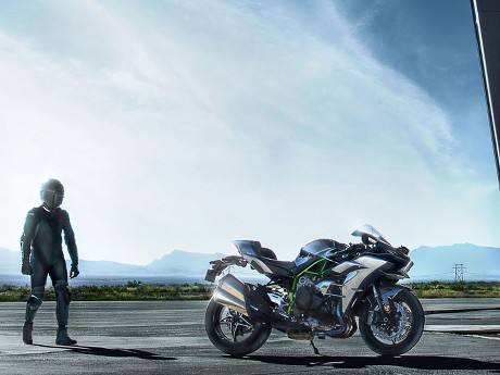 Ini Trio Pembeli Pertama Kawasaki Ninja H2 di Indonesia