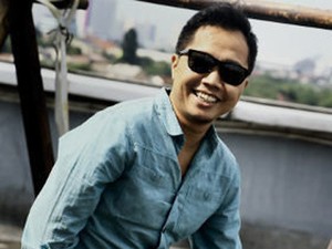 Bawakan Sakura, Sandhy Sondoro Coba Remajakan Hits Lawas Fariz RM