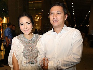 Selamat! Gisel dan Gading Marten Dikaruniai Anak Perempuan