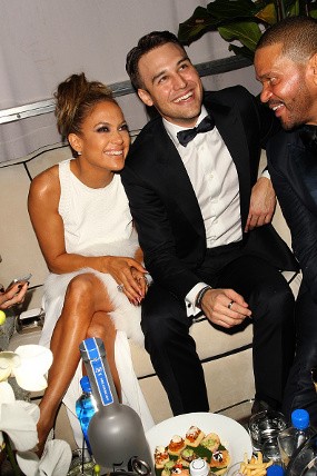 J-Lo Bicara Soal Adegan Seks dengan Pria Lebih Muda di Film