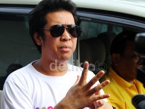 Sebut Sudah Membaik, Billy Masih Pelit Bicara Kondisi Olga Syahputra