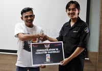 Tak hanya Sodikin, 1 orang peserta Road Warrios 2014 lainnya juga ada yang beruntung membawa pulang 1 unit smartphone Samsung Galaxy S5 adalah Arrasyid Sarengat.