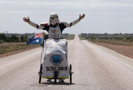 Dilindungi Kostum Stormtrooper, Loxley Selamat dari Gigitan Ular Berbisa