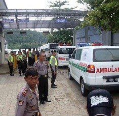 Jelang Eksekusi, 5 Mobil Ambulans Bawa Peti Mati Masuk Dermaga Wijayapura
