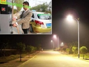 Tiongkok Jadikan Tiang Lampu Tempat Cas Mobil Listrik