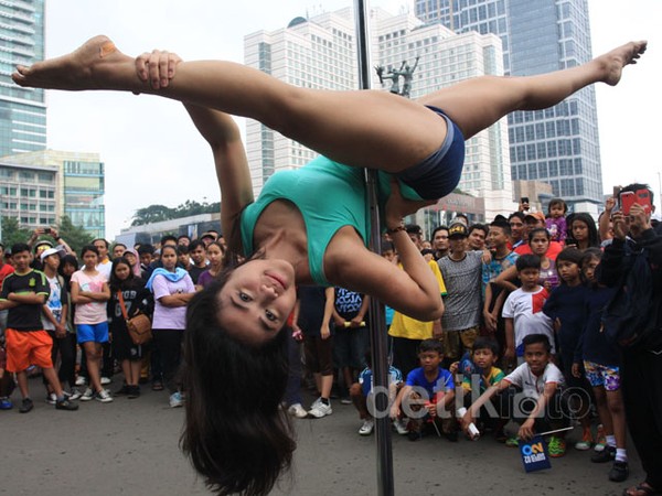 Populerkan Pole Dance
