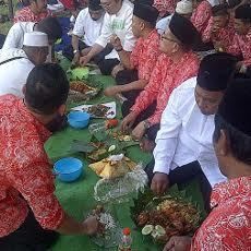 2015 Layah Nasi Kuning Disantap Bersama Peringati Maulid Nabi