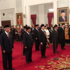 Sah Jadi Wantimpres, Hasyim Muzadi Cs Mendapat Fasilitas Menteri Sah Jadi Wantimpres, Hasyim Muzadi Cs Mendapat Fasilitas Menteri