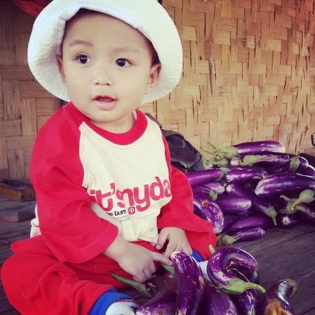 Kaus Aku akan Terus Berjuang untuk Pengobatan si Kecil Rafi