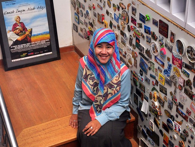 Ratusan Gantungan Kunci Hingga Pintu Postcard di Rumah Asma Nadia