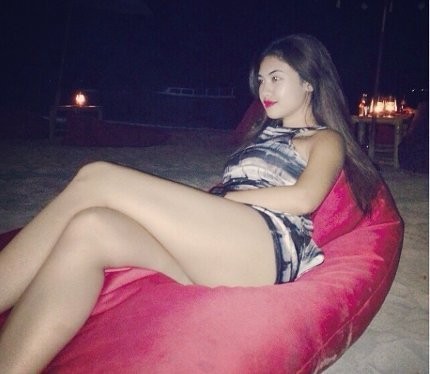 Klaim Lebih Montok dari Jupe, Ini Pose-pose Seksi Della Wulan