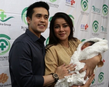 Nama Putri Olla Ramlan, Aleena Naira Hana Hutapea