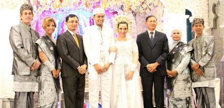 Tontowi Ahmad Gelar Pesta Pernikahan