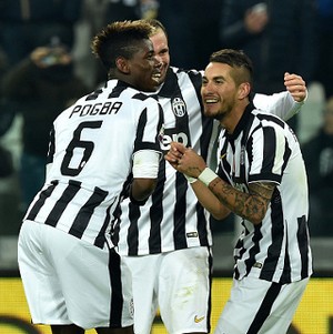 Tevez Dua Gol, Juventus Gilas Verona 4-0