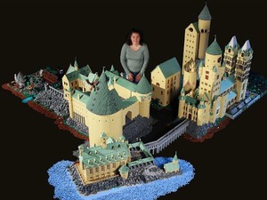 Kastil Hogwarts dari 400 Ribu Lego Ini Dibuat Selama Setahun