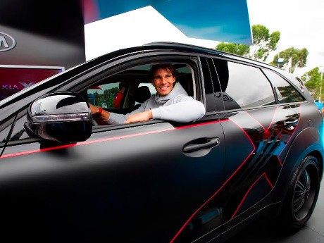 Rafael Nadal Pamerkan Mobil KIA X-Men