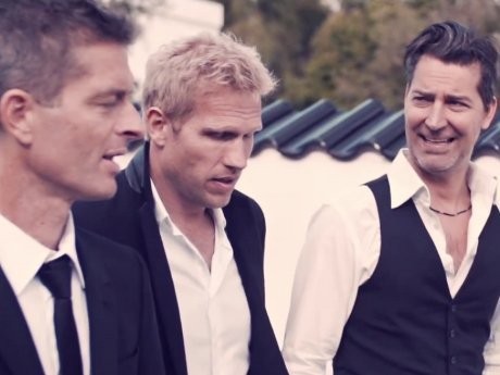 MLTR Bicara Cinta di Video Klip Call On Love