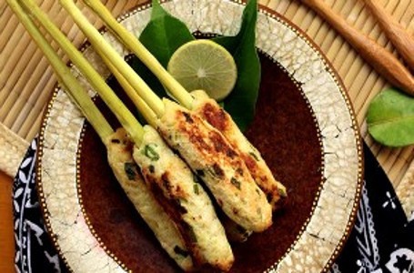 Siang Ini Enaknya Menyantap Sate Lilit Gurih Lembut khas Bali