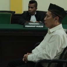 Terdakwa Galian C Ilegal Pingsan Divonis 1,5 Tahun Penjara Terdakwa Galian C Ilegal Pingsan Divonis 1,5 Tahun Penjara