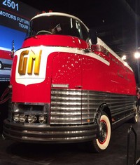 Bus tua milik Ron Pratte ini terjual dengan harga cukup fantastis, US$ 4 juta atau sekitar Rp 50 miliar. Istimewa/Barret Jackson.