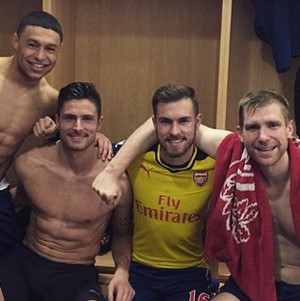 Carragher Sindir Foto Perayaan Pemain Arsenal dengan Cara Selfie