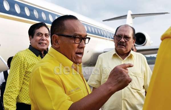 Sambangi Istana, Ical: Golkar Penyeimbang, Bukan Oposisi