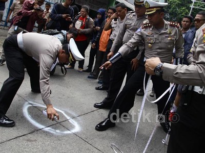 Polisi Olah TKP Tabrakan Maut