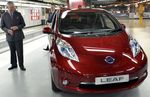 Pangeran Charles di Pabrik Mobil Listrik