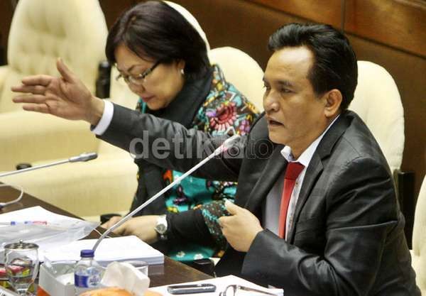 Yusril Berkicau Minta Hasto Tunjukkan Bukti Foto dan Rekaman