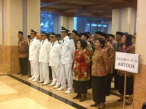 Wagub Djarot Tegur PNS yang Asyik Selfie Saat Nyanyikan Lagu Kebangsaan