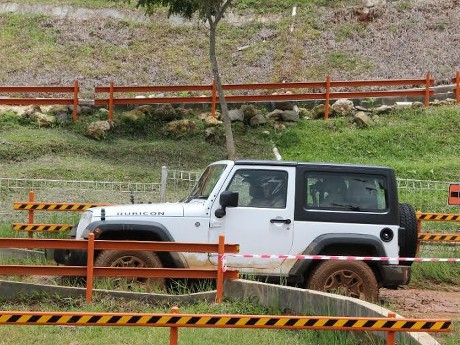 Mandi Lumpur Bareng Jeep Wrangler Rubicon 3.0L 2015