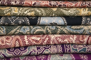 Belanja Batik, Paling Asyik di 4 Tempat Ini
