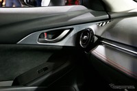Sementara Mazda CX-3 versi reguler ditawarkan dalam dua pilihan yakni bermesin bensin 2.000 cc SkyActive dan 1.500 cc  diesel SKYACTIV. Panjang mobil ini mencapai 4.275 mm, lebar 1.765 mm dan tinggi 1.550 mm. Pool/dok Response.