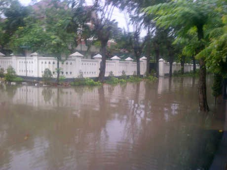 Perumahan Elite Di Kelapa Gading Terendam Banjir