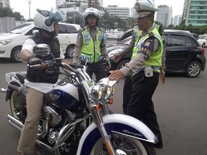 Pemoge yang Ngerjai Polisi Dijerat Pasal 280 dan 288 Undang-Undang Lalulintas