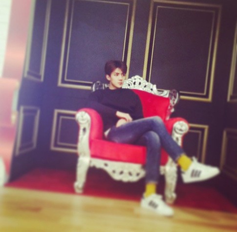 Unggah Foto Ini ke Instagram, Sehun Bocorkan Teaser Comeback EXO?