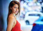 Si Cantik di Pameran Mobil Eropa Barat