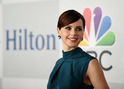 Red Wine Bantu Felicity Jones Selesaikan Adegan Sedih