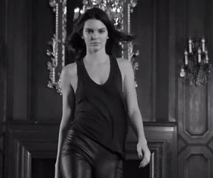 Cantiknya Kendall Jenner di Iklan Kosmetik Estee Lauder