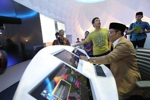 Sambangi Markas Bandung Command Center, Menteri PAN: Hebat dan Inovatif
