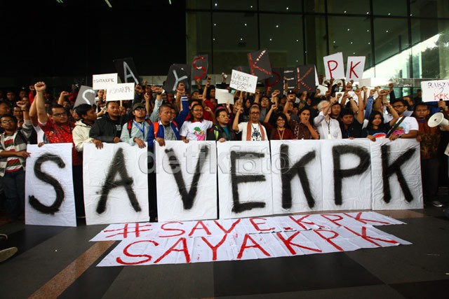 Masyarakat Dukung KPK karena Sikap Presiden Normatif dan DPR Diam