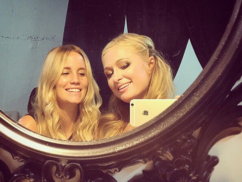 Cus...! Paris Hilton Terbang ke Bali Hari Ini