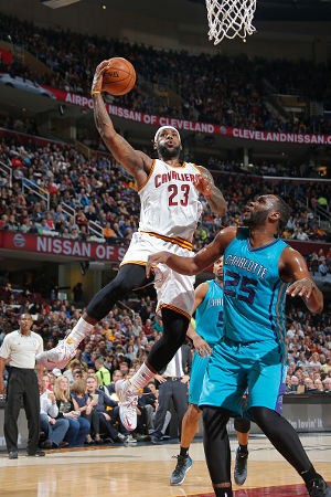 Cavs Menang Telak, Spurs Bangkit Usai Kalahkan Lakers
