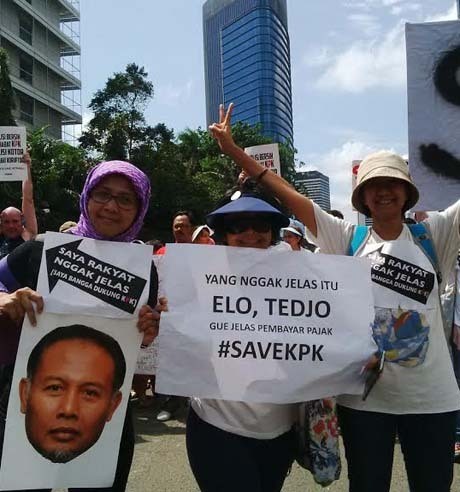 Ironi Aktivis Pro KPK Disebut Demagog hingga Rakyat Tak Jelas Ironi Aktivis Pro KPK Disebut Demagog hingga Rakyat Tak Jelas