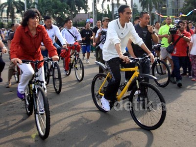 Jokowi Gowes Sepeda di Car Free Day