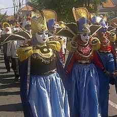Meriahnya Festival Topeng Muludan di Surabaya