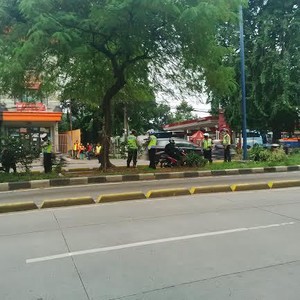 Kena Deh! Polisi Tilang Puluhan Kendaraan yang Masuk Jalur TransJ Buncit